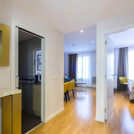 Tgh Gran Via Apartments-3